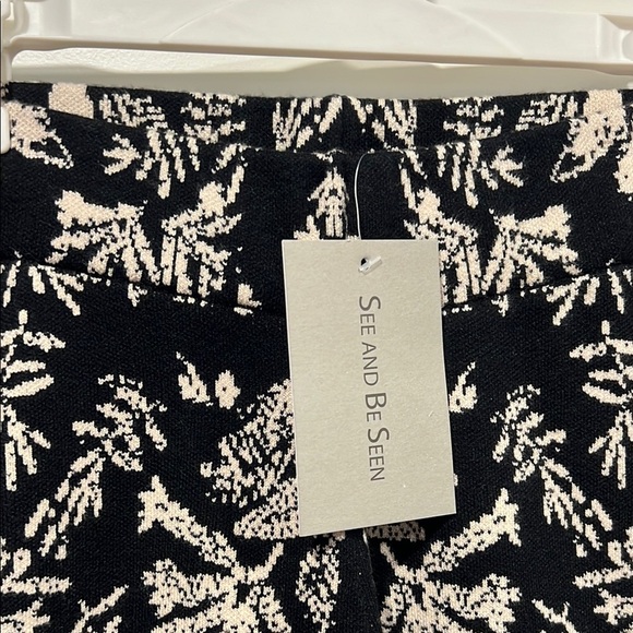 See and Be Seen- Boutique Black and Cream Floral Wide Leg Sweater Trousers - Picture 4 of 5
